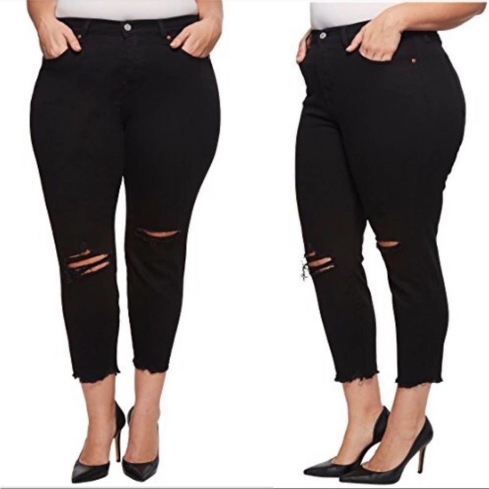 Woman’s Levi’s wedgie skinny black distressed raw hem jeans plus size 20W